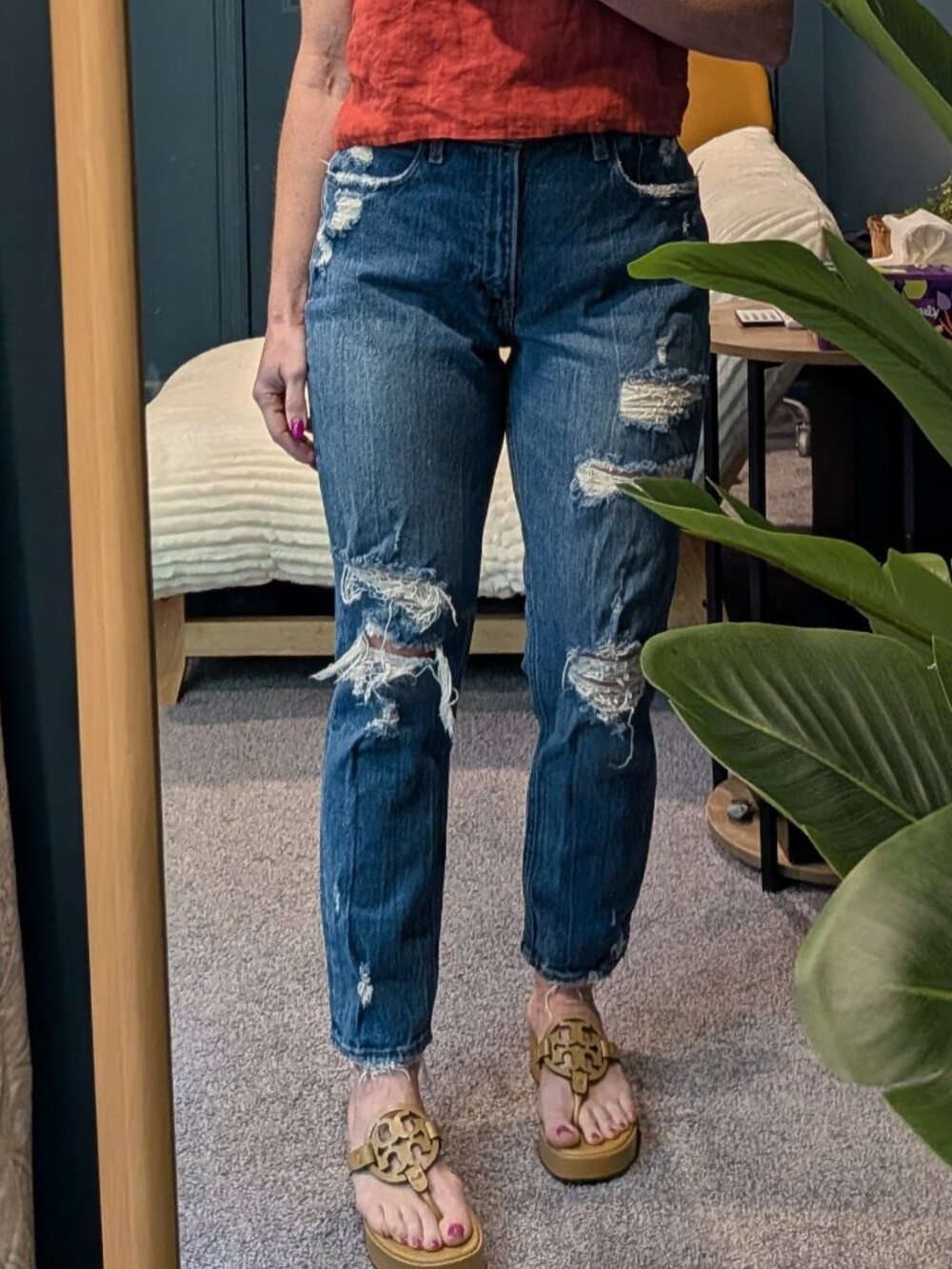 Abercrombie & Fitch Distressed High-Rise Mom Jeans (Curve Love) in size 28 / 6R